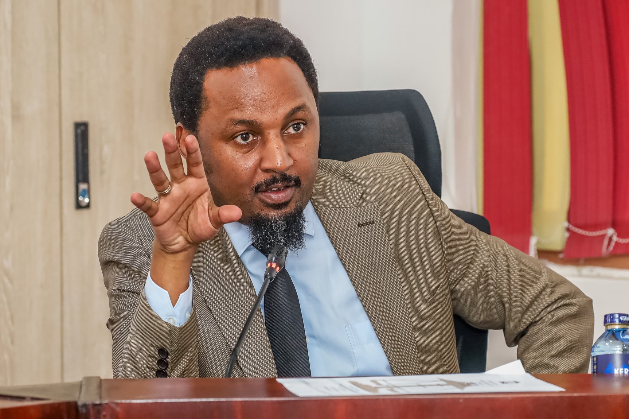 Senator Karungo Pushes for Impeachment for Governors Running Unauthorized Bank Accounts