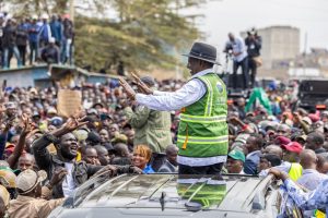 President Ruto as he engages Baba Dogo residents.