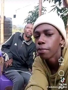 Kaluma Boy with his ailing father on TikTok live.